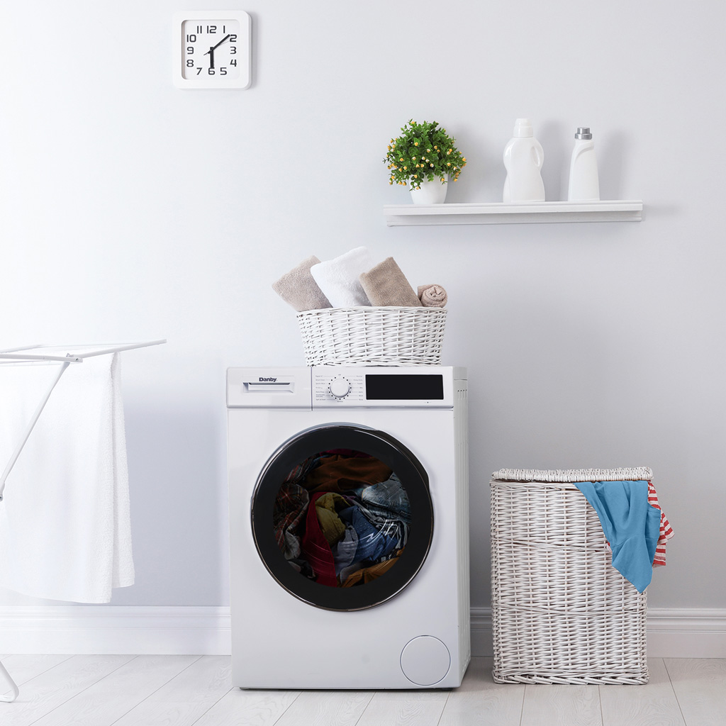24″ Stackable Front Load Washer With Steam DWM022D3WDB
