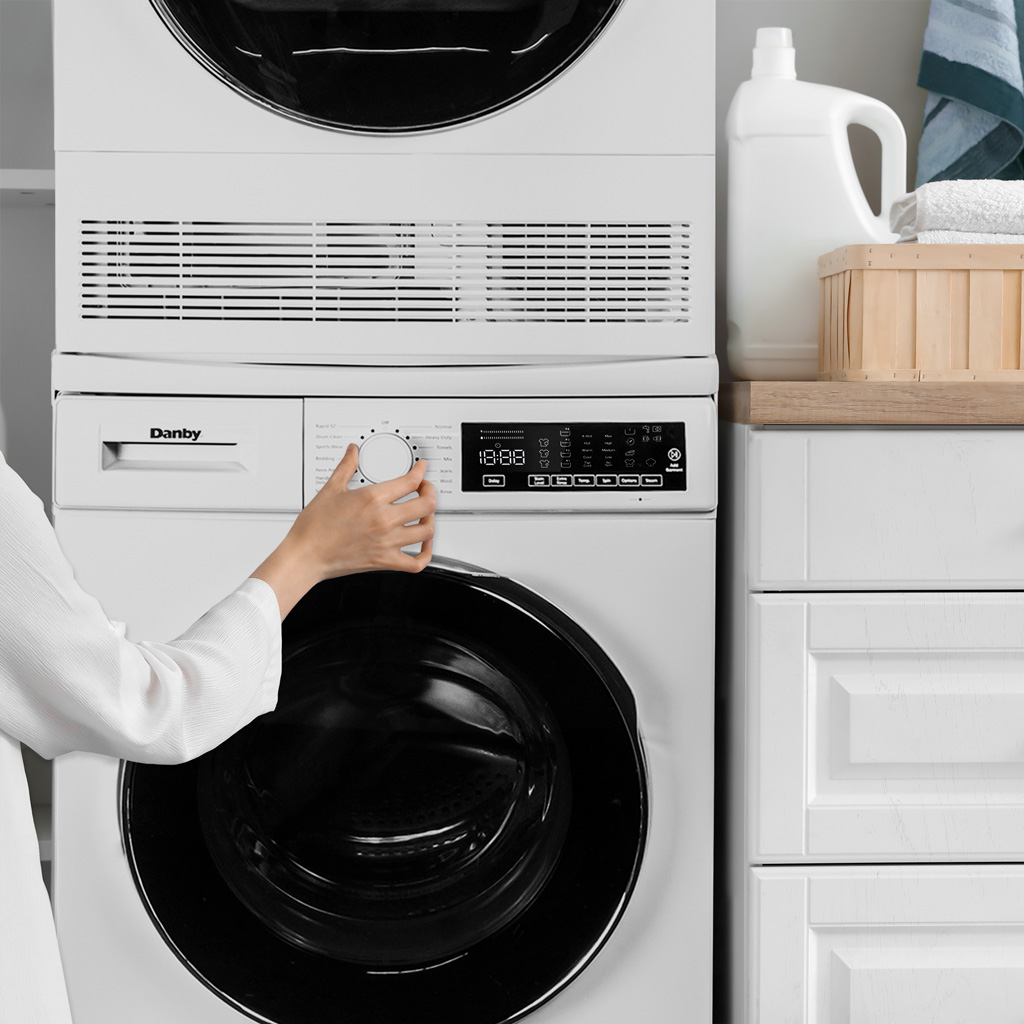 24″ Stackable Front Load Washer With Steam DWM022D3WDB