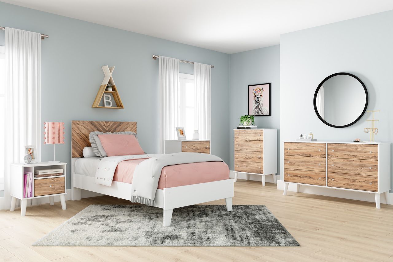 Piperton White Twin Platform Bed EB1221111