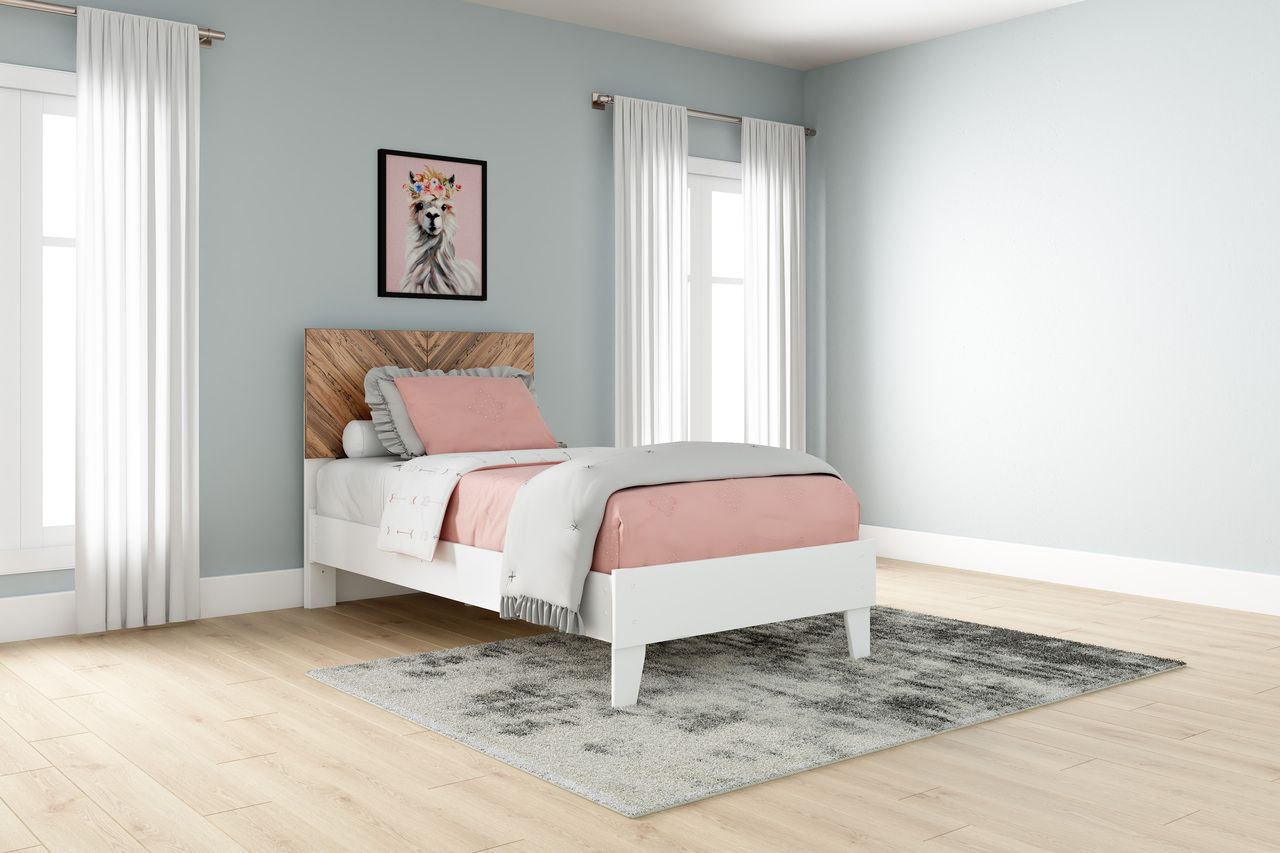 Piperton White Twin Platform Bed EB1221111