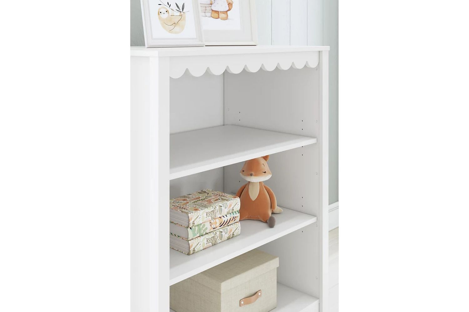 Hallityn Bookcase In White EB1810230