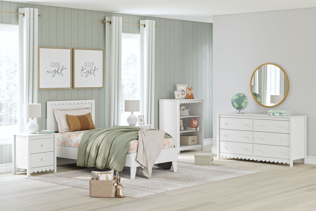 Hallityn Bookcase In White EB1810230