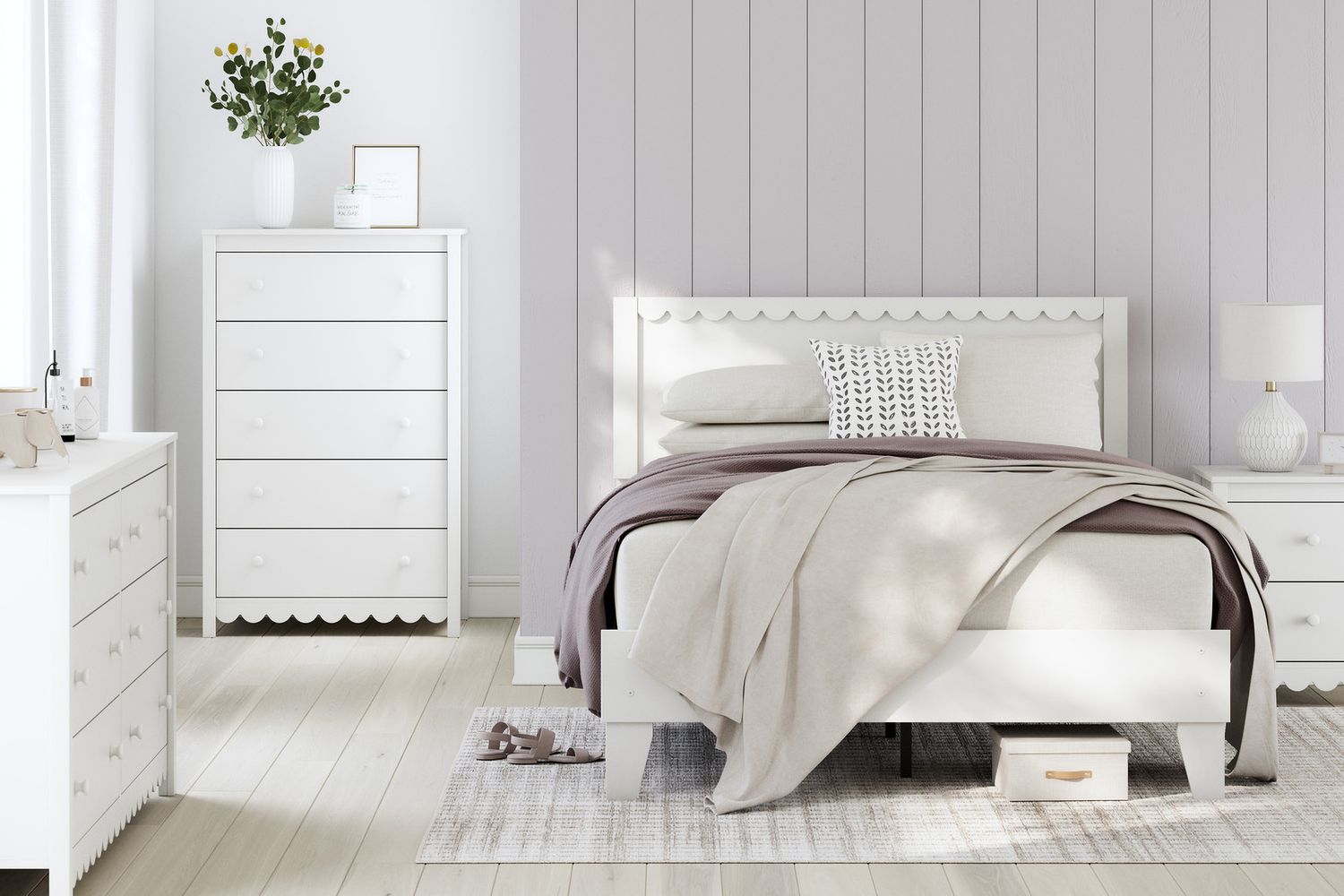 Hallityn Dresser In White EB1810231