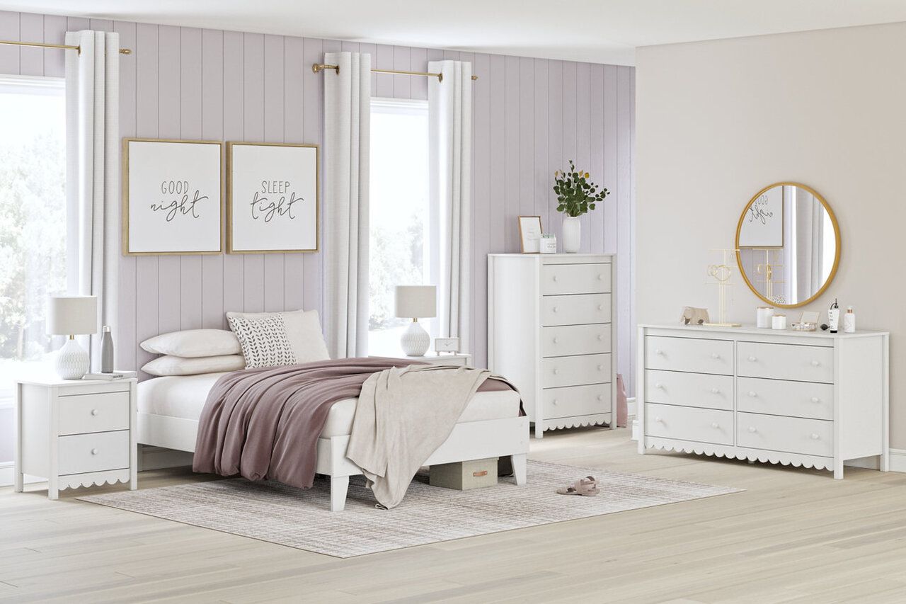 Hallityn Full Panel Platform Bed In White EB1810B2