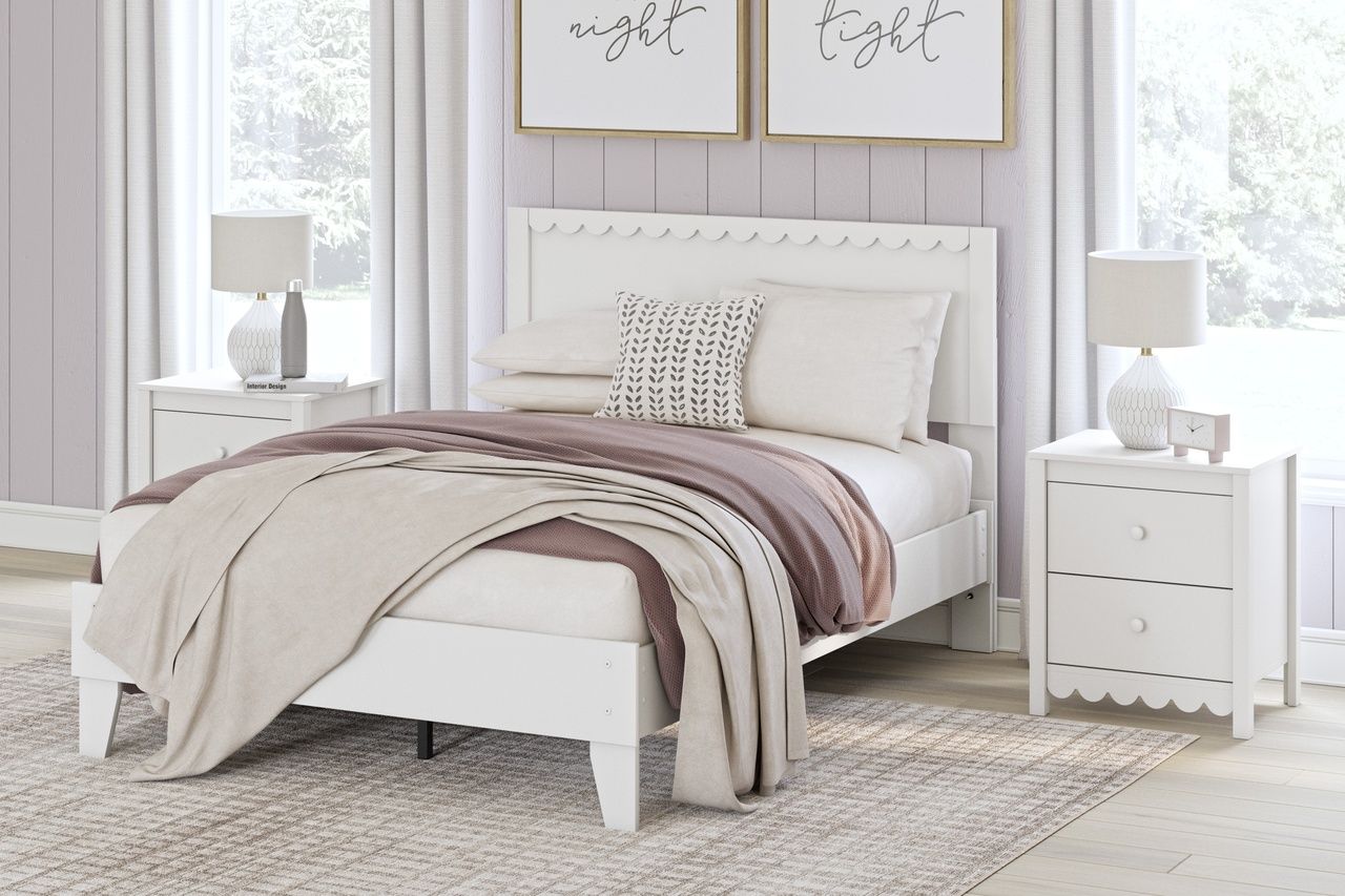 Hallityn Full Panel Platform Bed In White EB1810B2