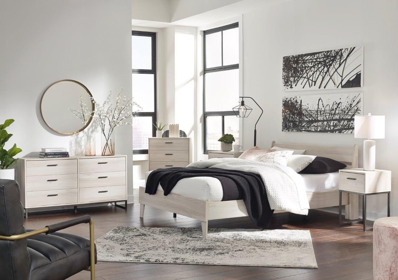 Socalle Natural Queen Platform Bed EB1864B1