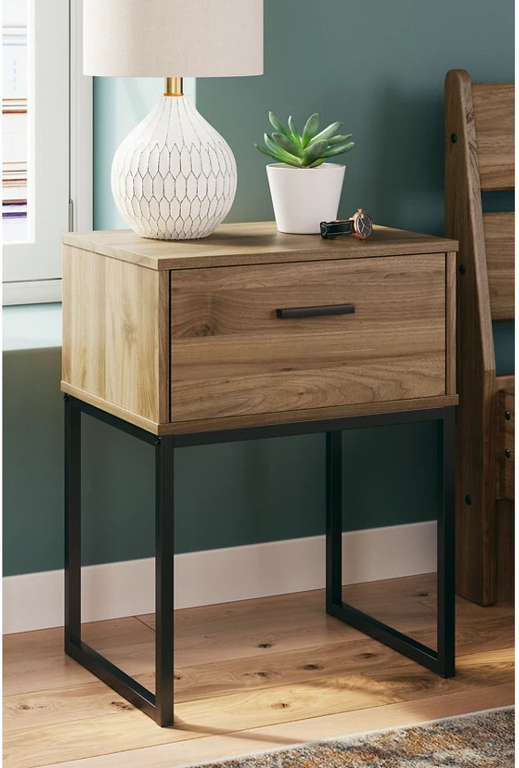 Deanlow Nightstand In Honey EB1866291