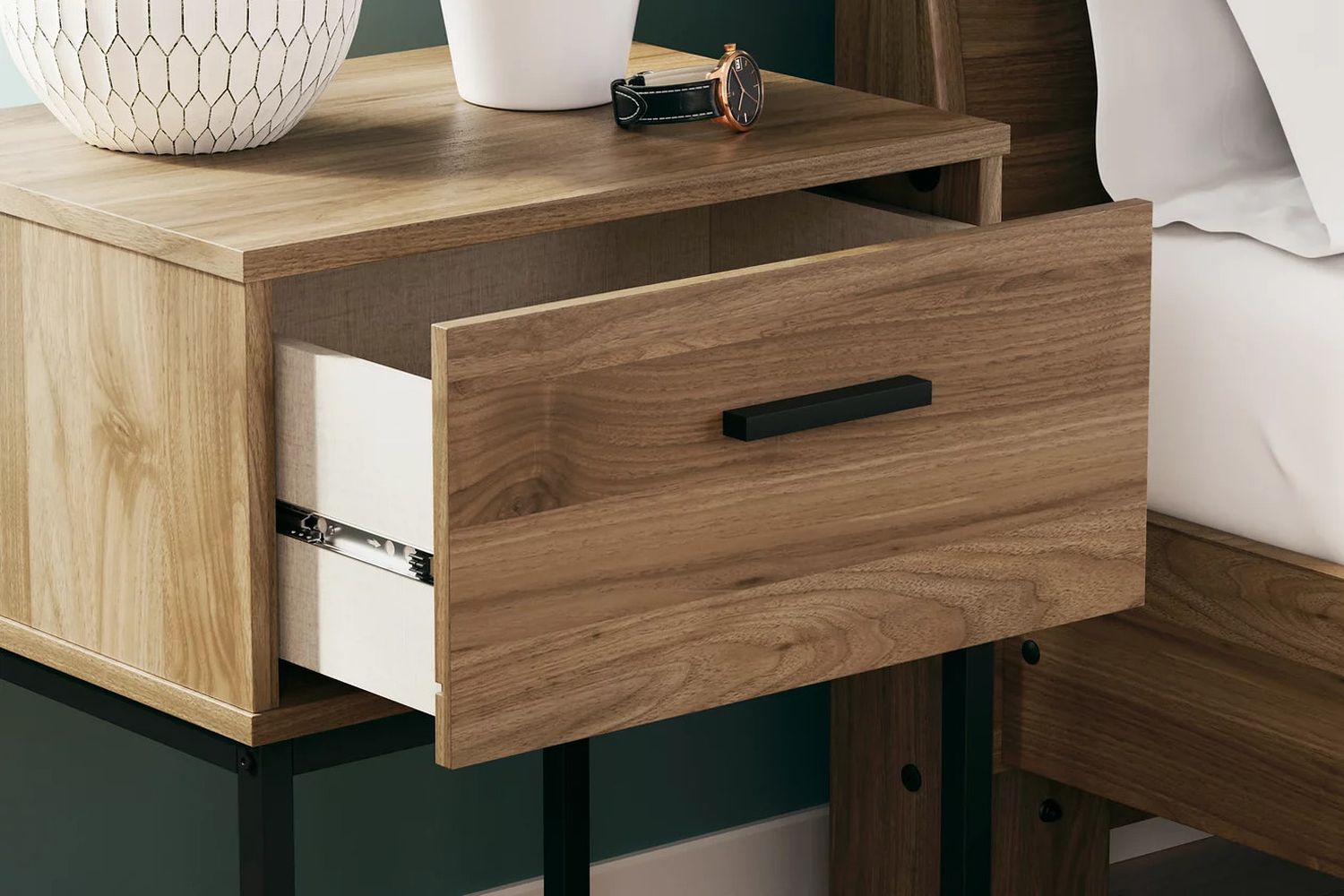 Deanlow Nightstand In Honey EB1866291