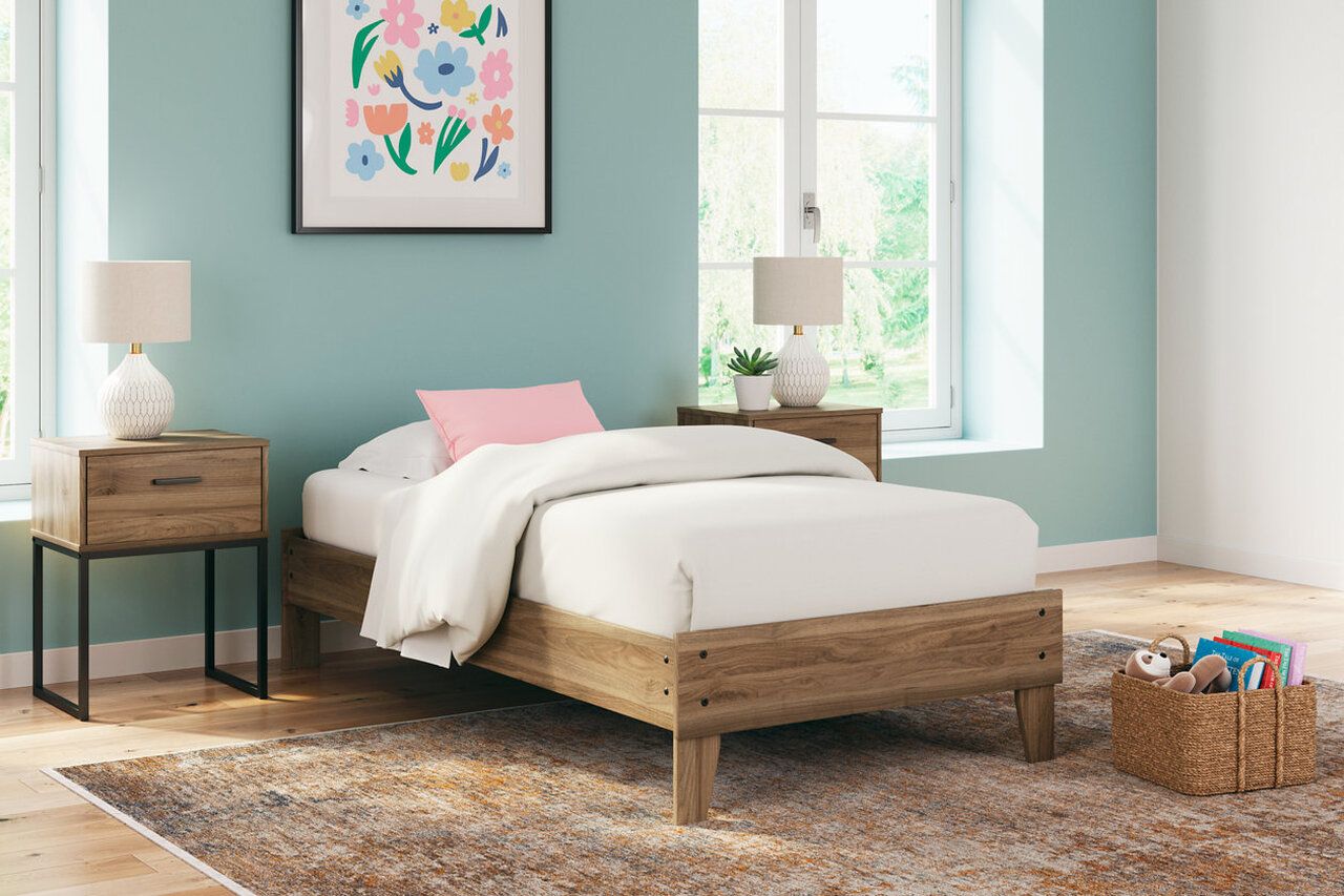Deanlow Twin Panel Bed In Honey EB1866B1
