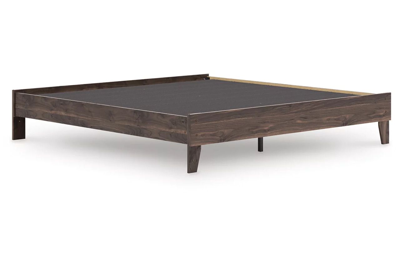 Calverson King Platform Bed In Brown EB3660114