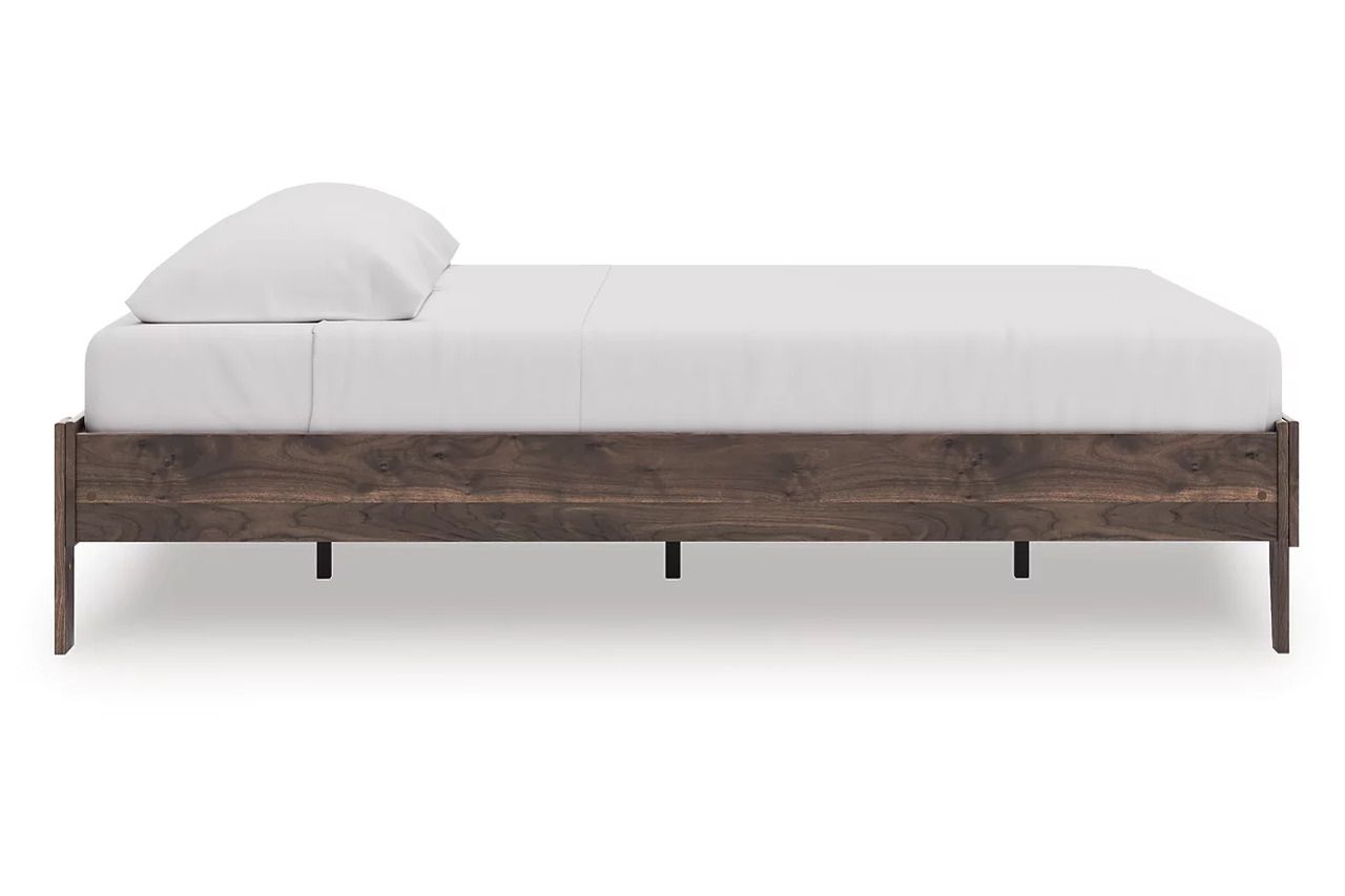 Calverson King Platform Bed In Brown EB3660114