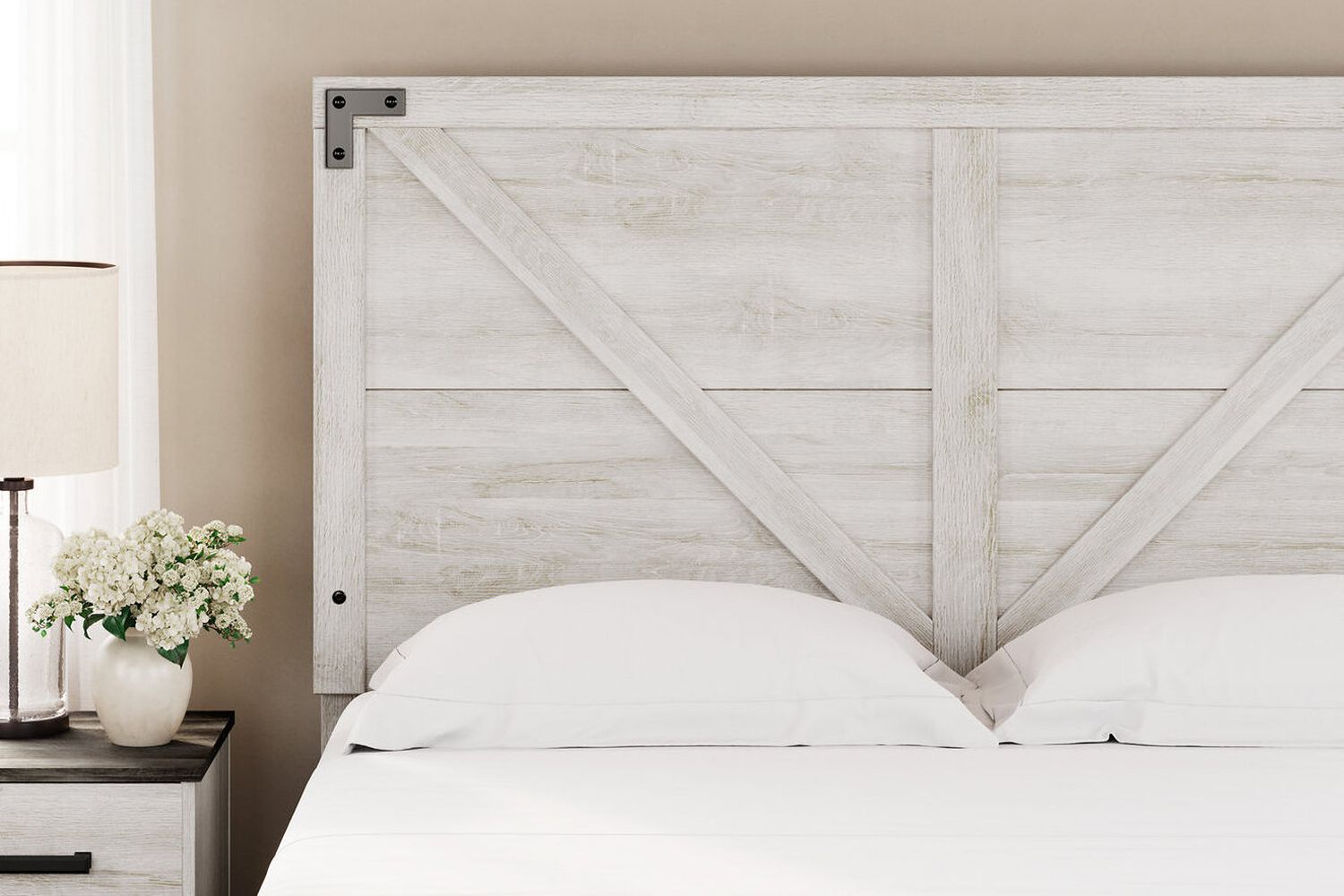 Shawburn White and Dark Charcoal Gray Queen Platform Bed EB4121B1