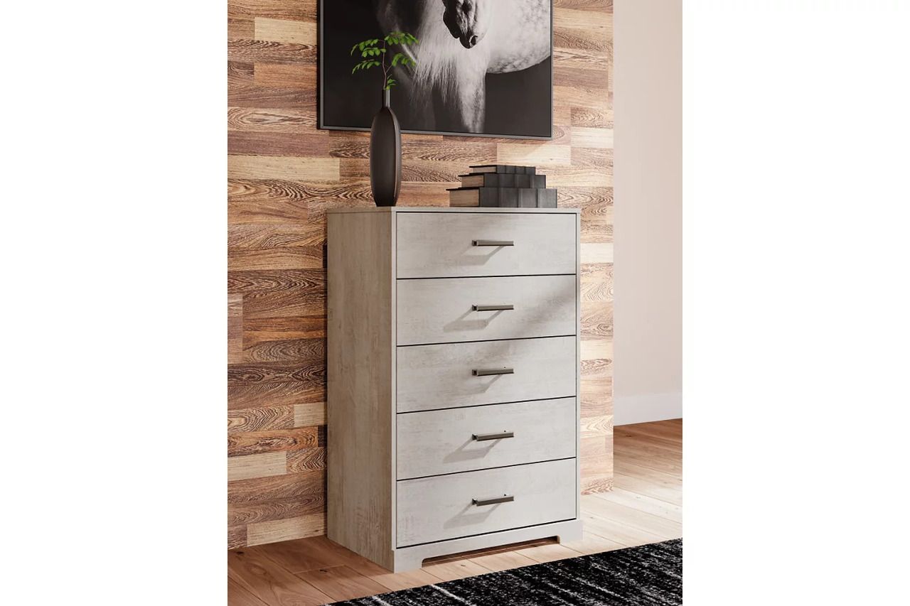 Shawburn Chest of Drawers In Gray EB4123245