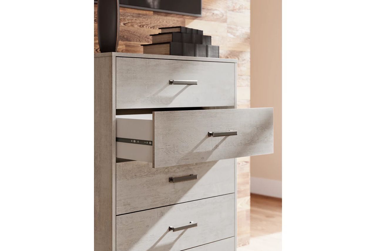 Shawburn Chest of Drawers In Gray EB4123245