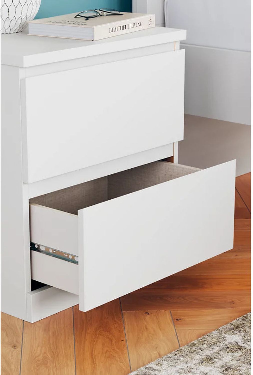 Onita Nightstand In White EB9630292