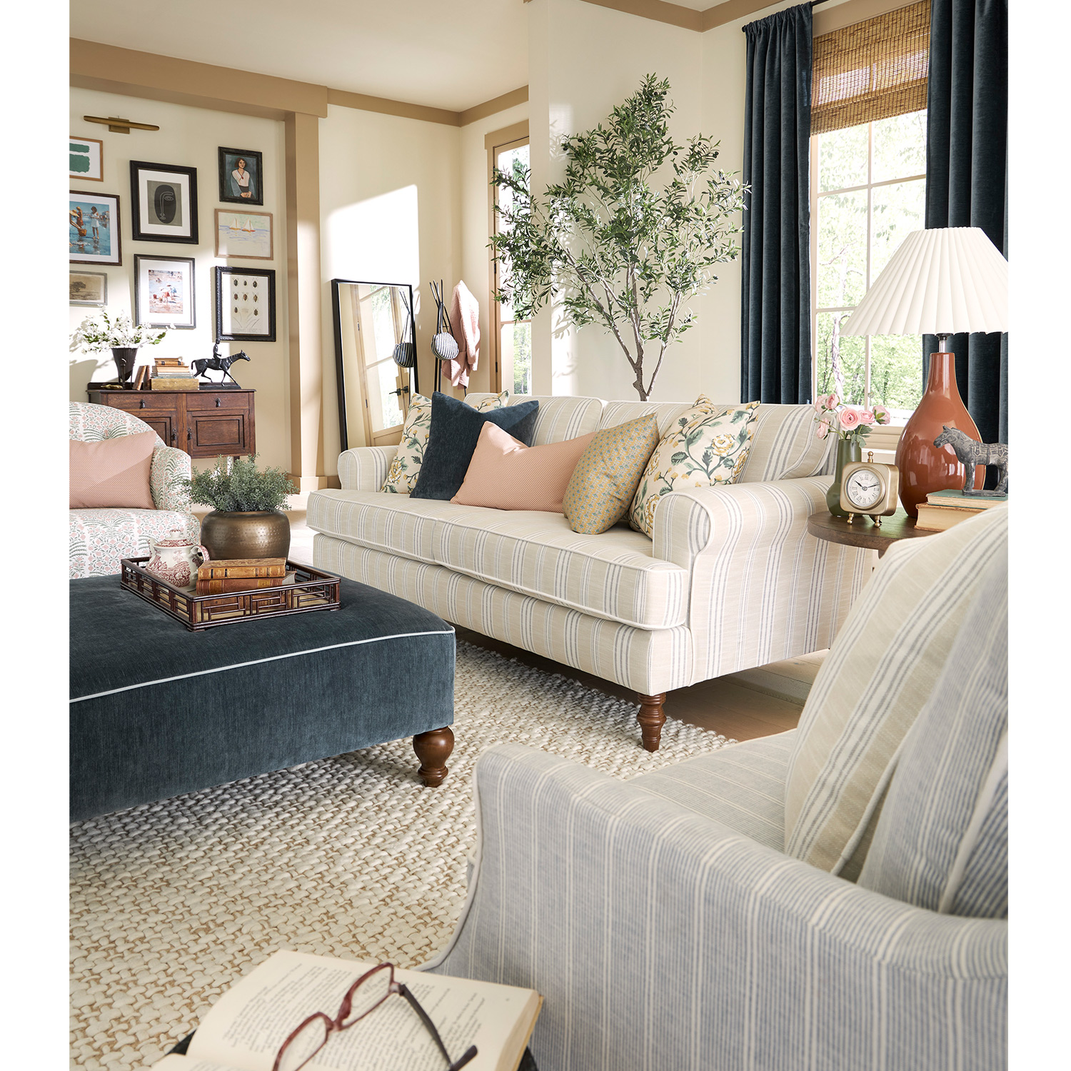 Faulkner - Classic Southern-styled Sofa With Nostalgic Comfort. - EBS23DWSC EBS23DWSC