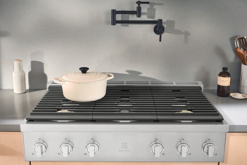36" Gas Rangetop view 3