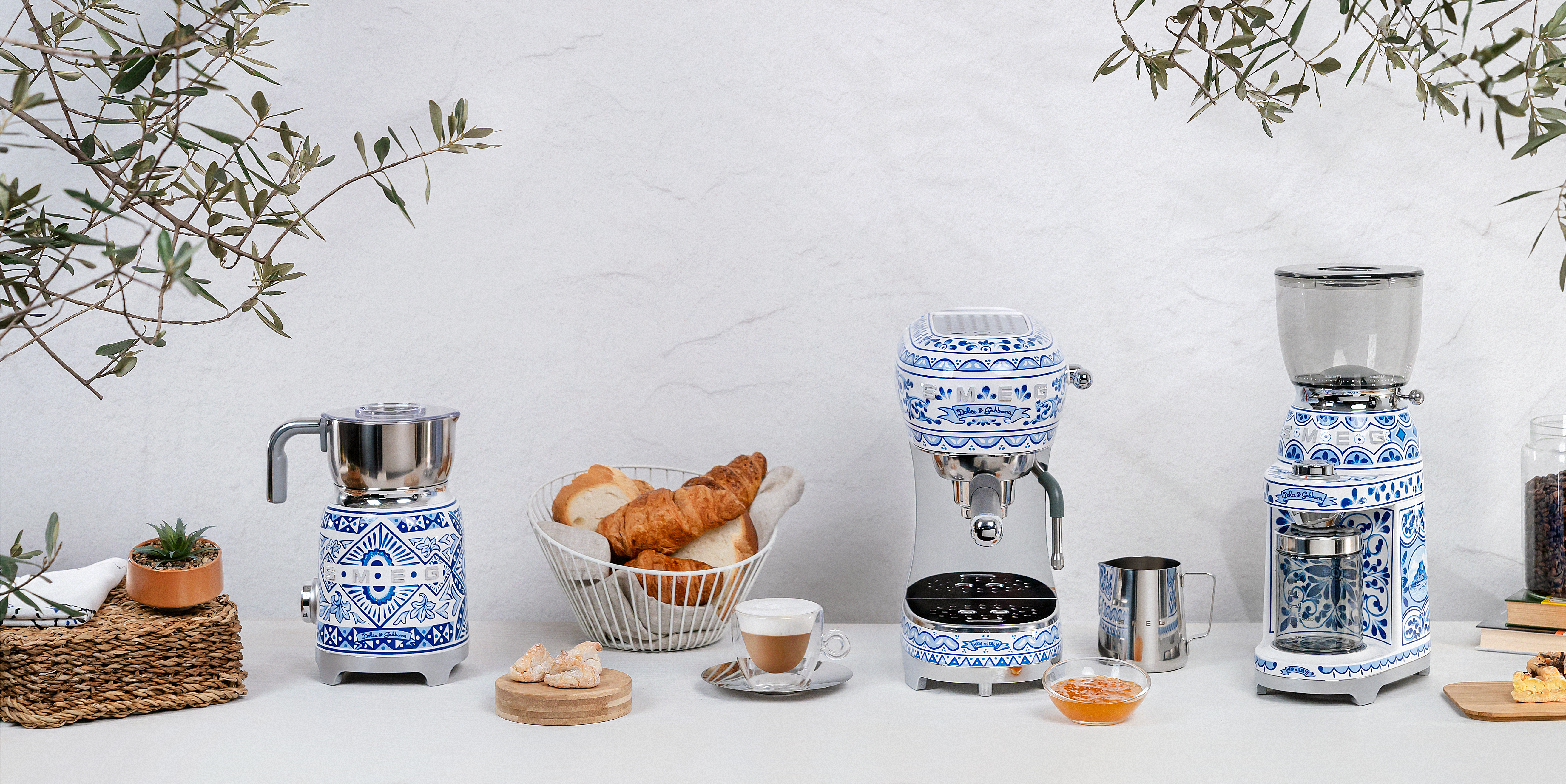 Espresso Manual Coffee Machine ECF02DGBEU
