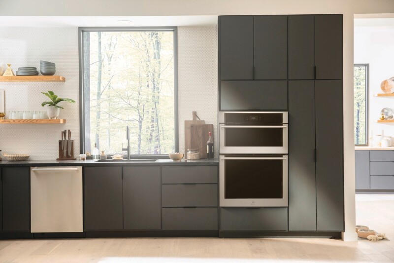 30" Wall Oven and Microwave Combination view 2