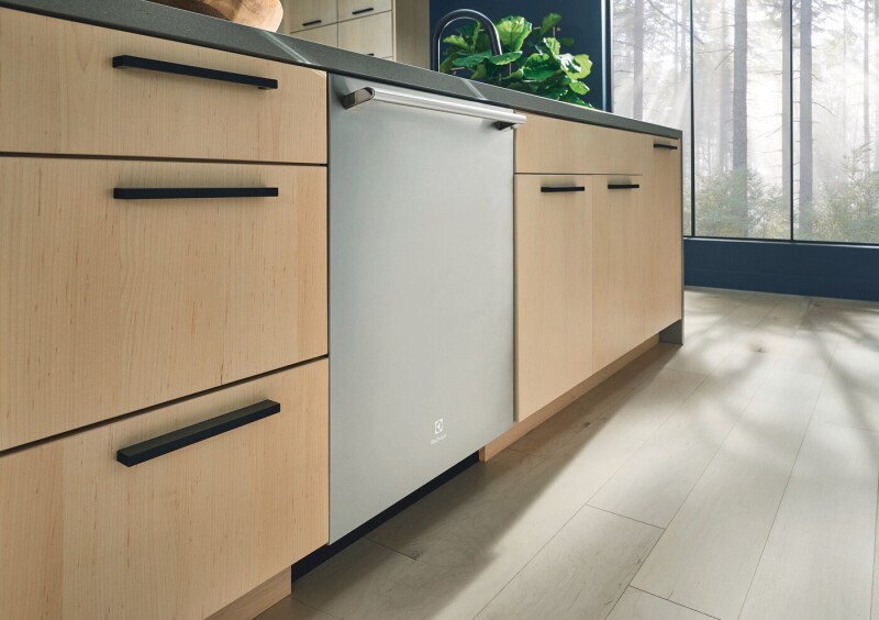 24" Stainless Steel Tub Built-In Dishwasher with SmartBoost view 4