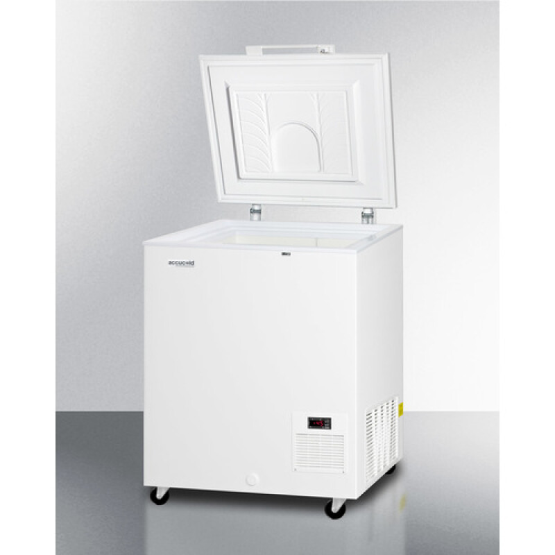 4.8 Cu.Ft. Chest Freezer EL11LT