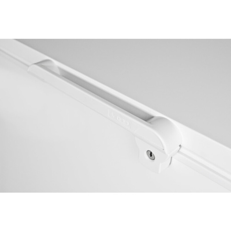 4.8 Cu.Ft. Chest Freezer EL11LT