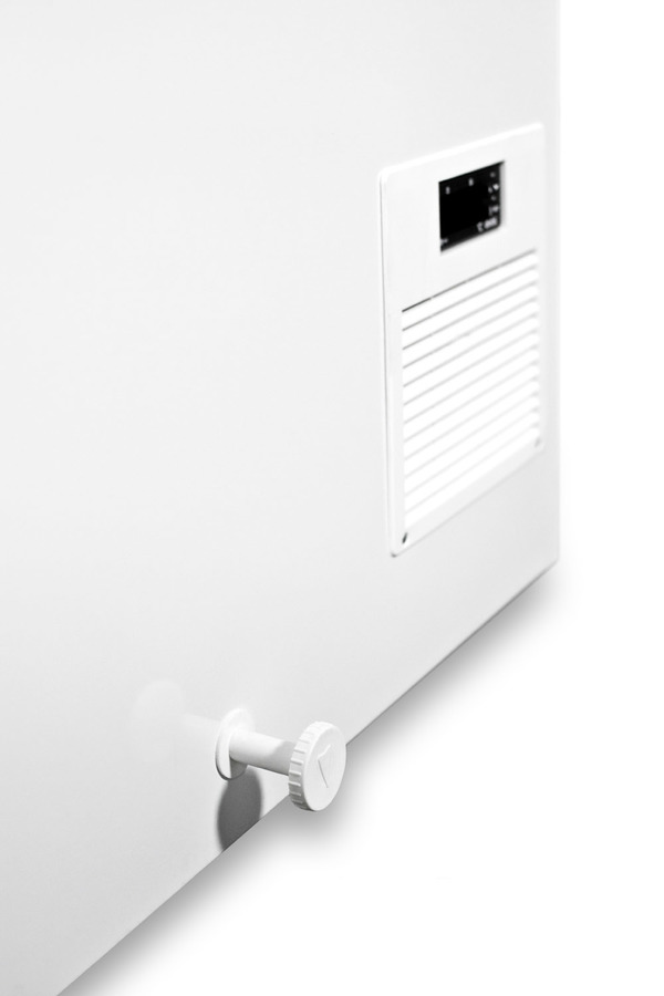 15 Cu.Ft. Chest Freezer EL51LT