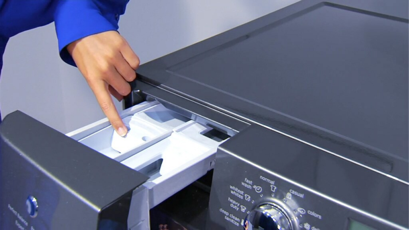 Front Load Gas Dryer with Luxury-Touch Controls featuring Perfect Steam™ - 8.0 Cu. Ft. ELMGD75KIW