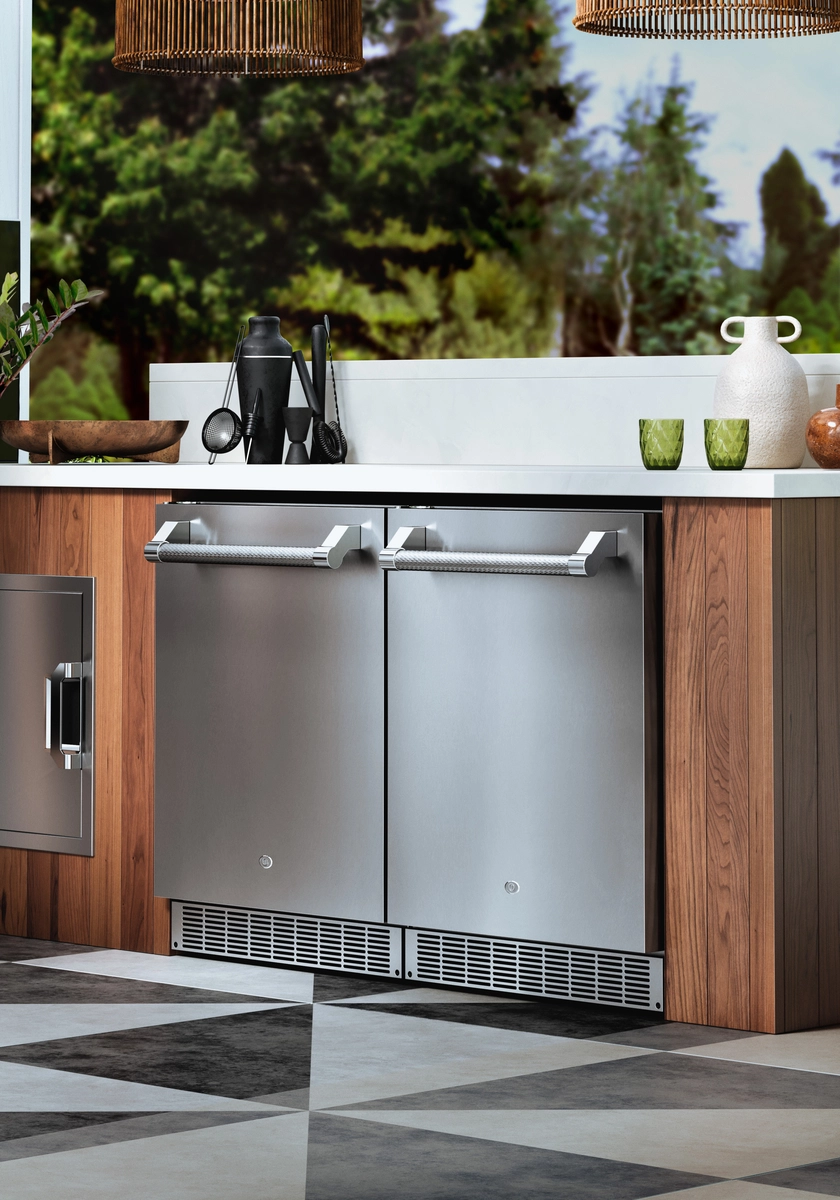 24″ Aspire Undercounter Refrigerator ERS24