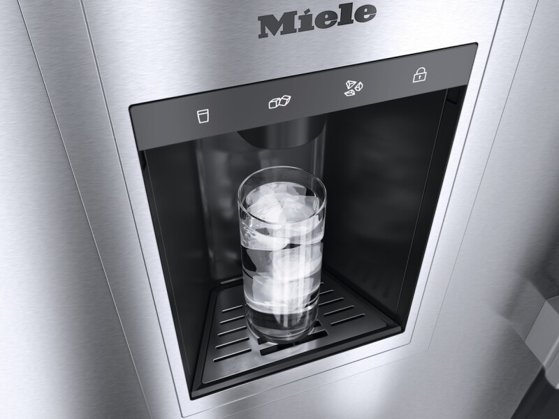 MasterCool freezer For high-end design and technology on a large scale. F2472SF