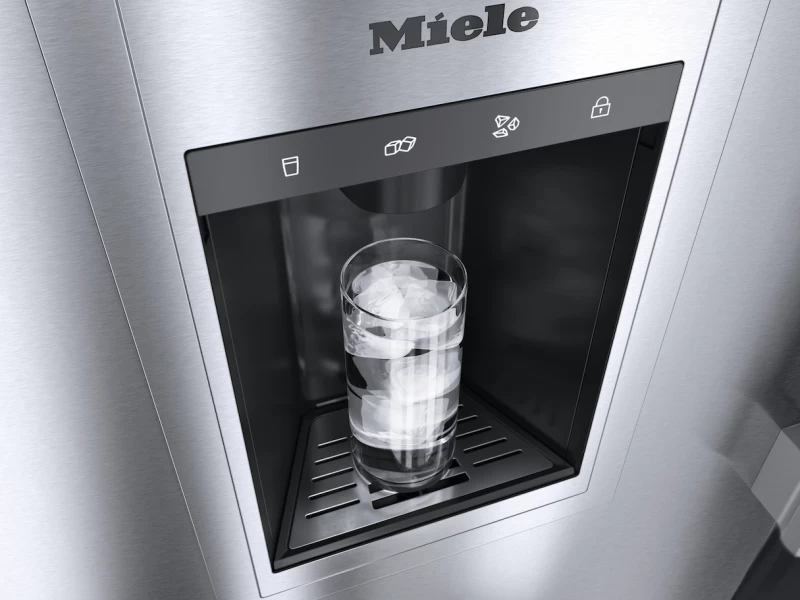 MasterCool freezer For high-end design and technology on a large scale. F2472VI