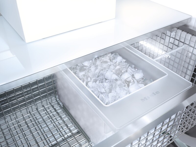 MasterCool freezer For high-end design and technology on a large scale. F2672SF