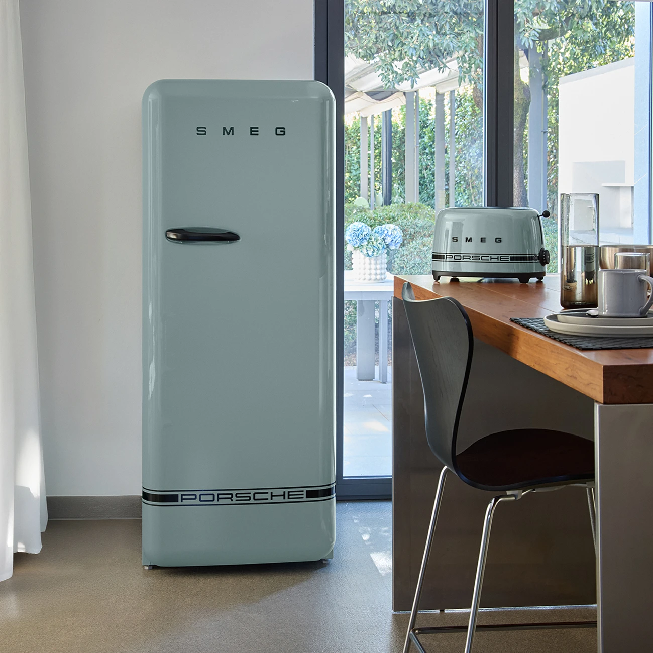 Fridge FAB28 | Shade Green Porsche x SMEG FAB28URDPSG6