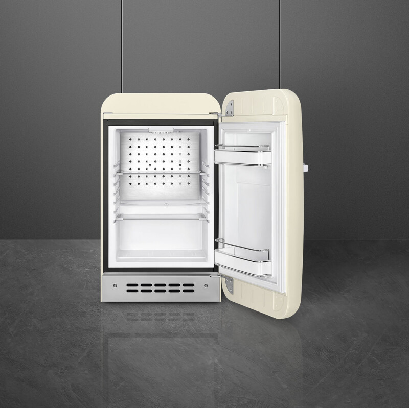Refrigerator Retro-style view 2