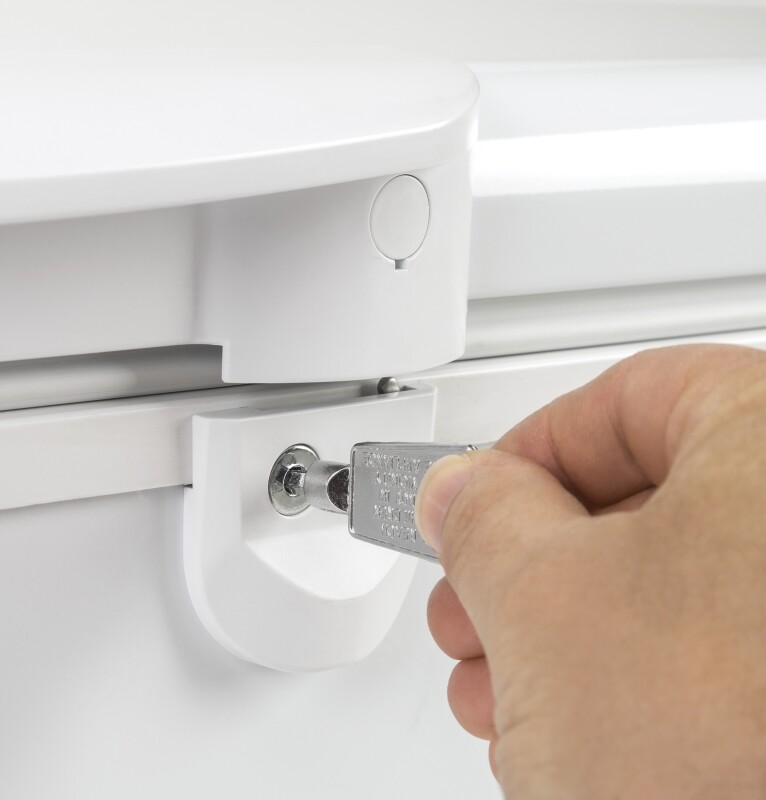 15.7 Cu. Ft. Manual Defrost Chest Freezer view 2