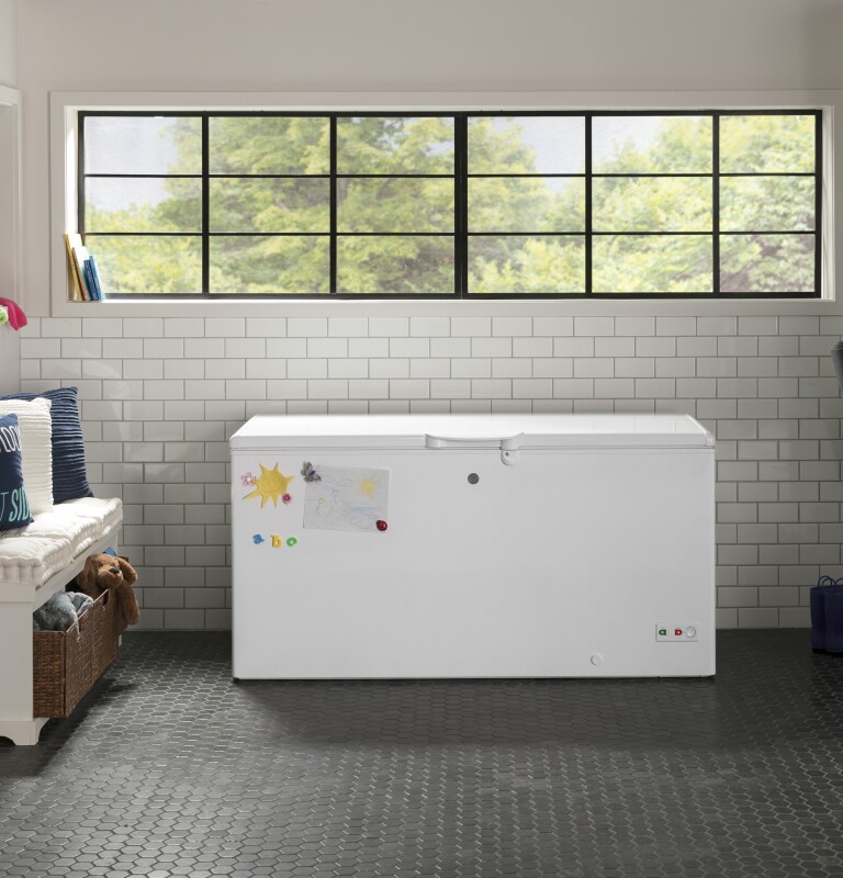 15.7 Cu. Ft. Manual Defrost Chest Freezer view 8