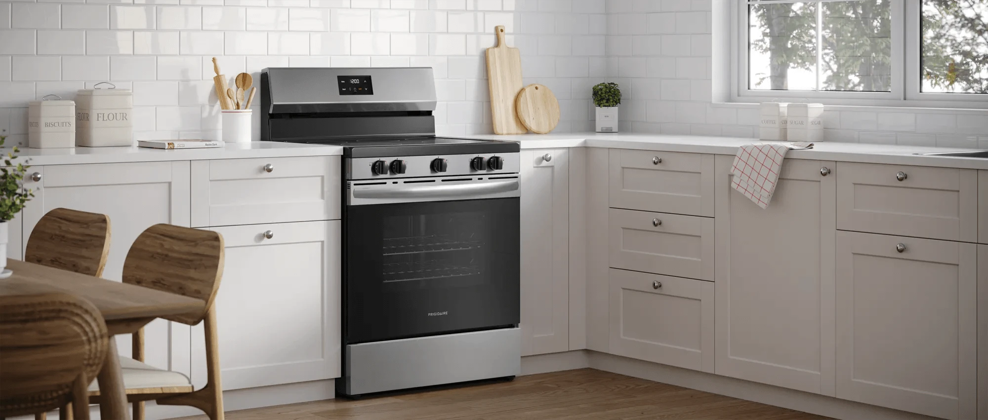 30" Electric Range FCREB052BS, product image 5 of 10