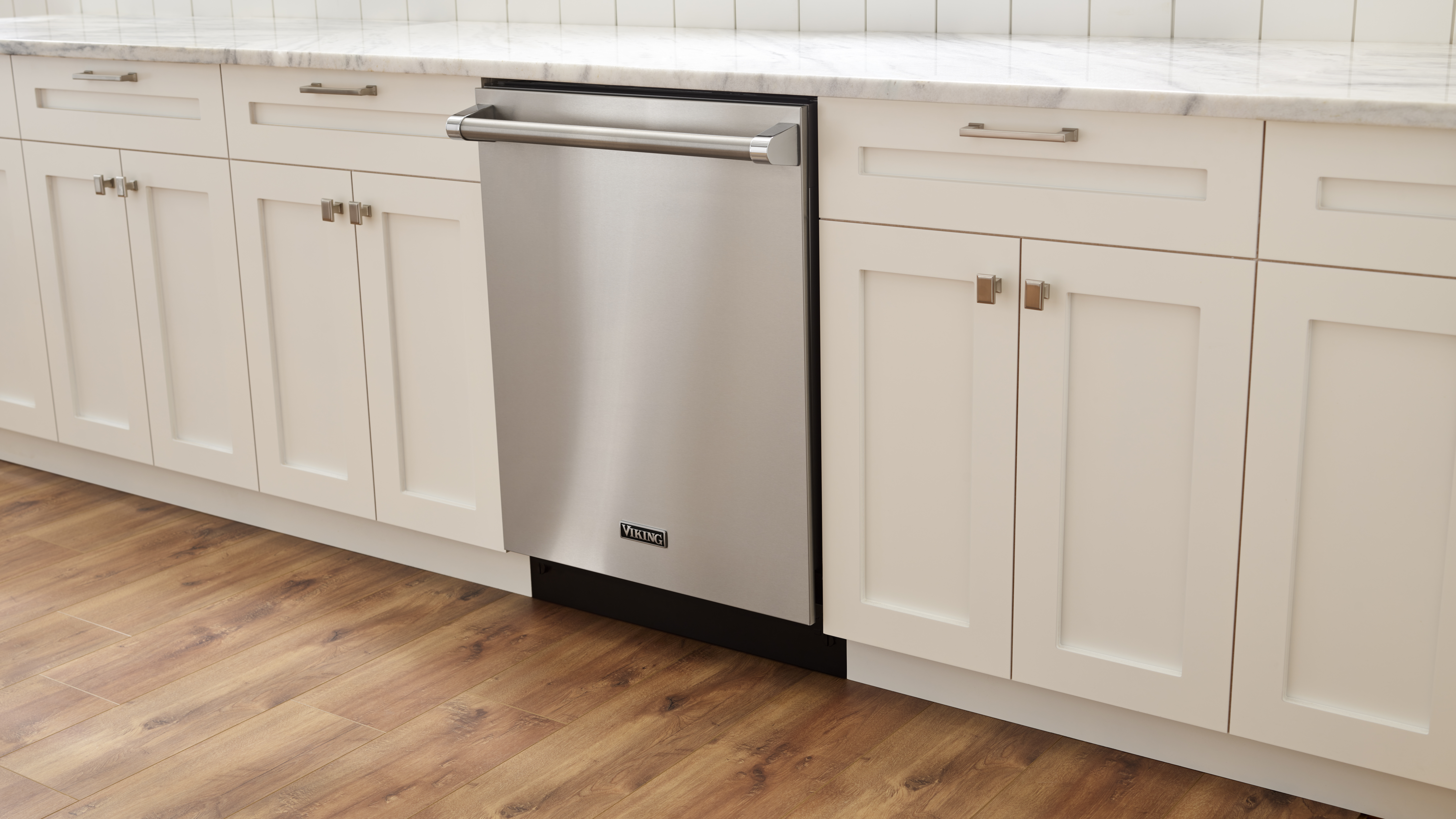 24"W. Dishwasher with Optional Custom Panel FDWU724