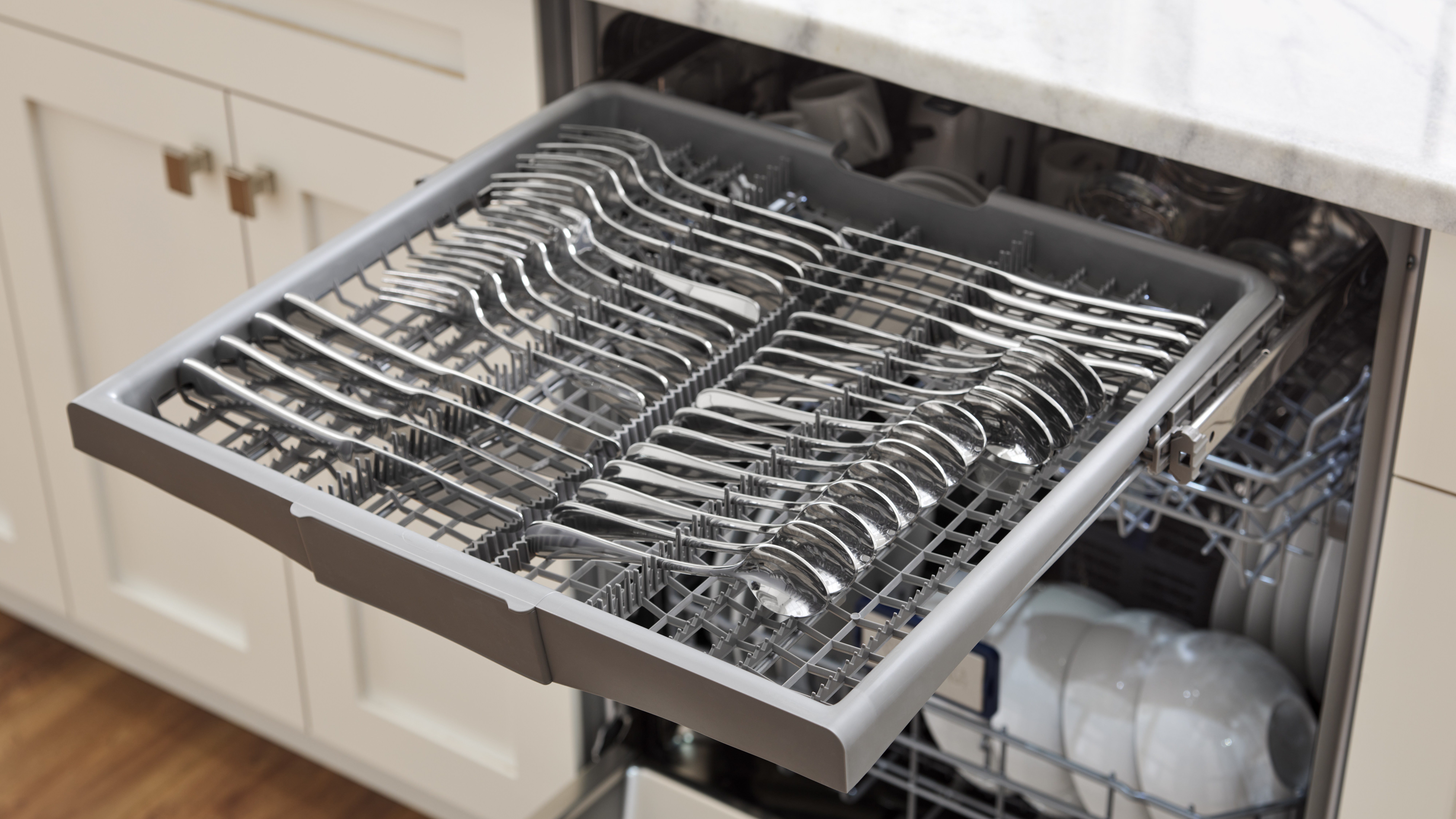 24"W. Dishwasher with Optional Custom Panel FDWU724
