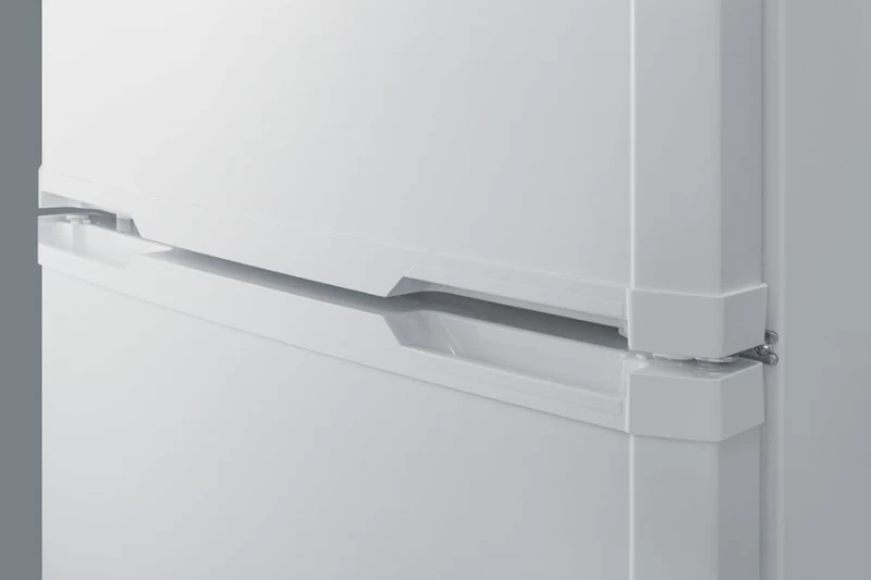 26" Wide Top Mount Refrigerator-Freezer FF1427W
