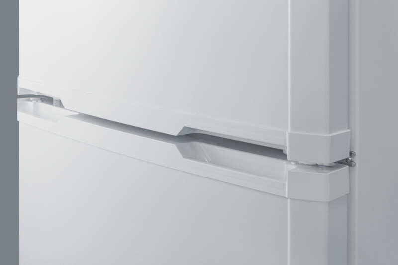 26" Wide Top Mount Refrigerator-Freezer With Icemaker FF1427WIM