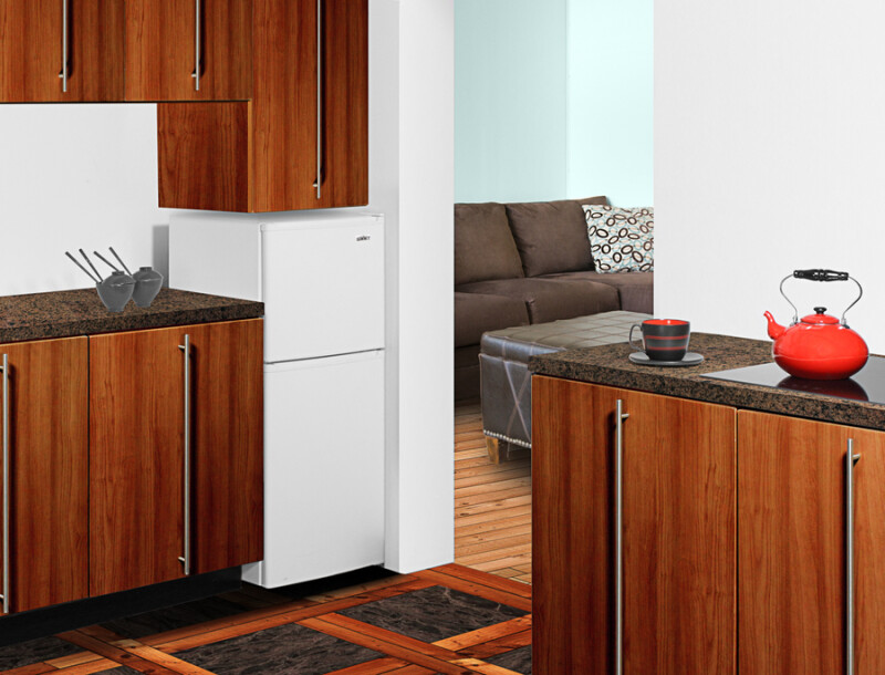 19" Wide Top Mount Refrigerator-Freezer FF711ES