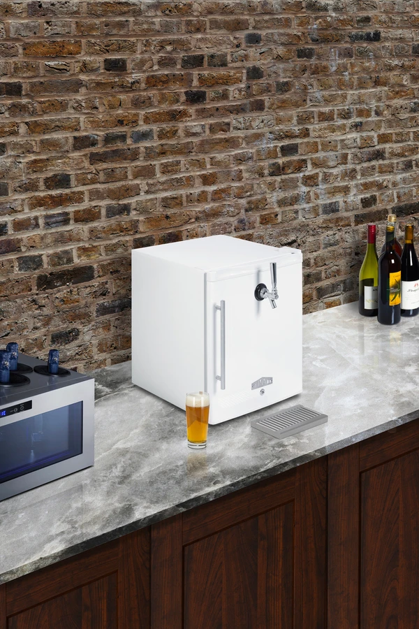 17" Wide Tabletop Front Tap Beer Kegerator FFAR25L7FRTP