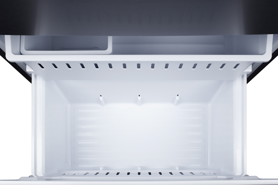 31" Wide Bottom Freezer Refrigerator with Icemaker FFBF179SSIM