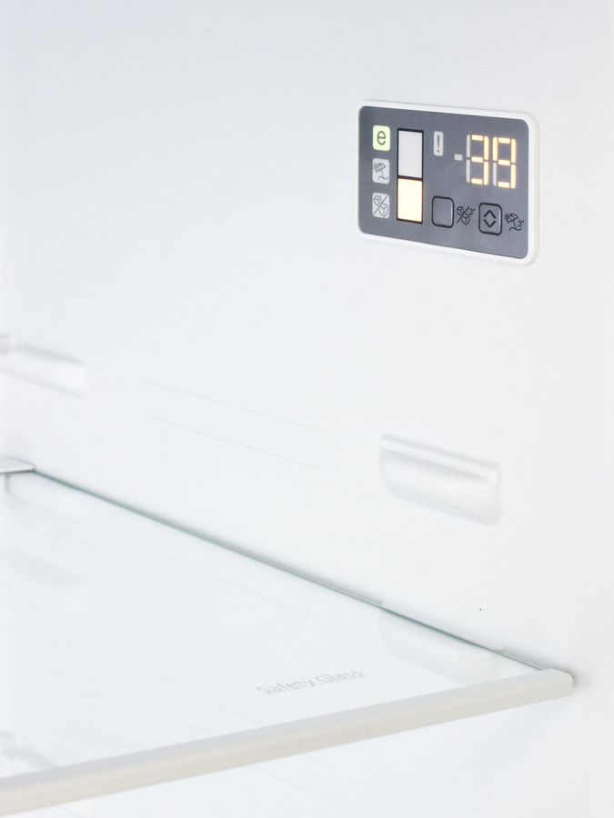 24" Wide Bottom Freezer Refrigerator FFBF241W