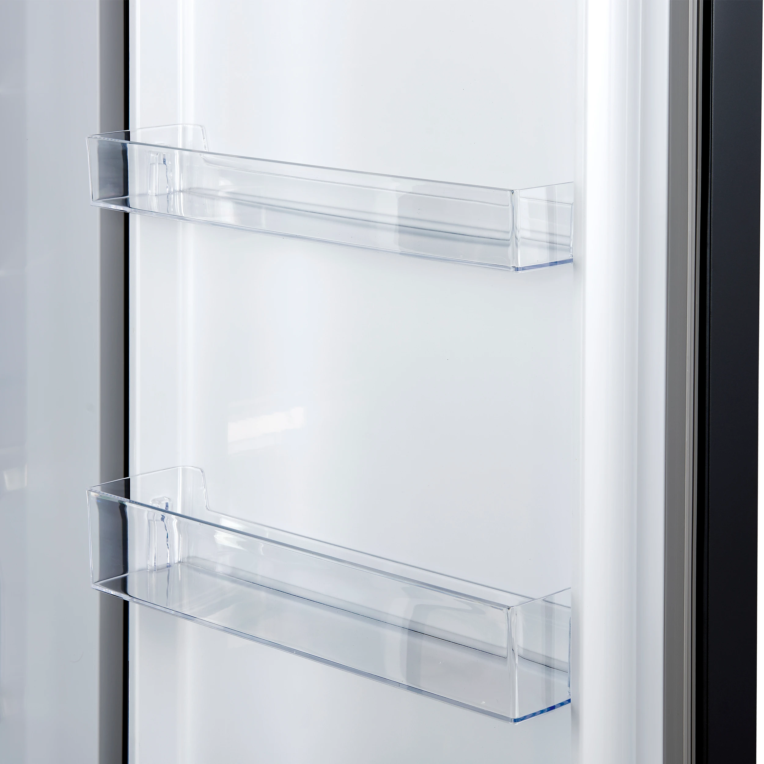 Maderno 28-Inch Built-In Convertible Refrigerator in with Antique Brass Handle, 13.6 cu.ft. Right Swing with Decorative Grill - 32-Inch Wide FFFFD172232RMGBLK