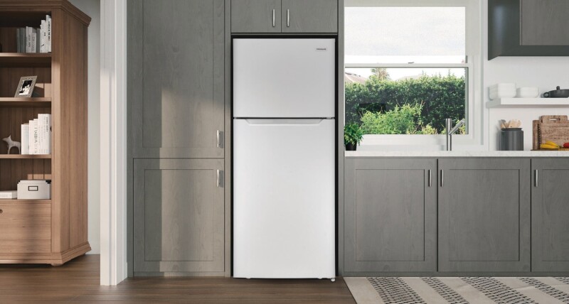 17.6 Cu. Ft. Top Freezer Refrigerator view 4