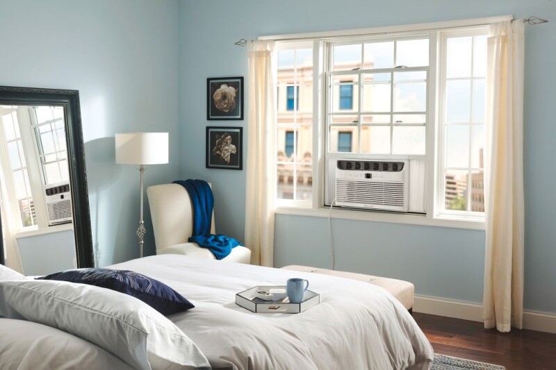 12,000 BTU Window-Mounted Room Air Conditioner FFRA122WAE, product image 3 of 8