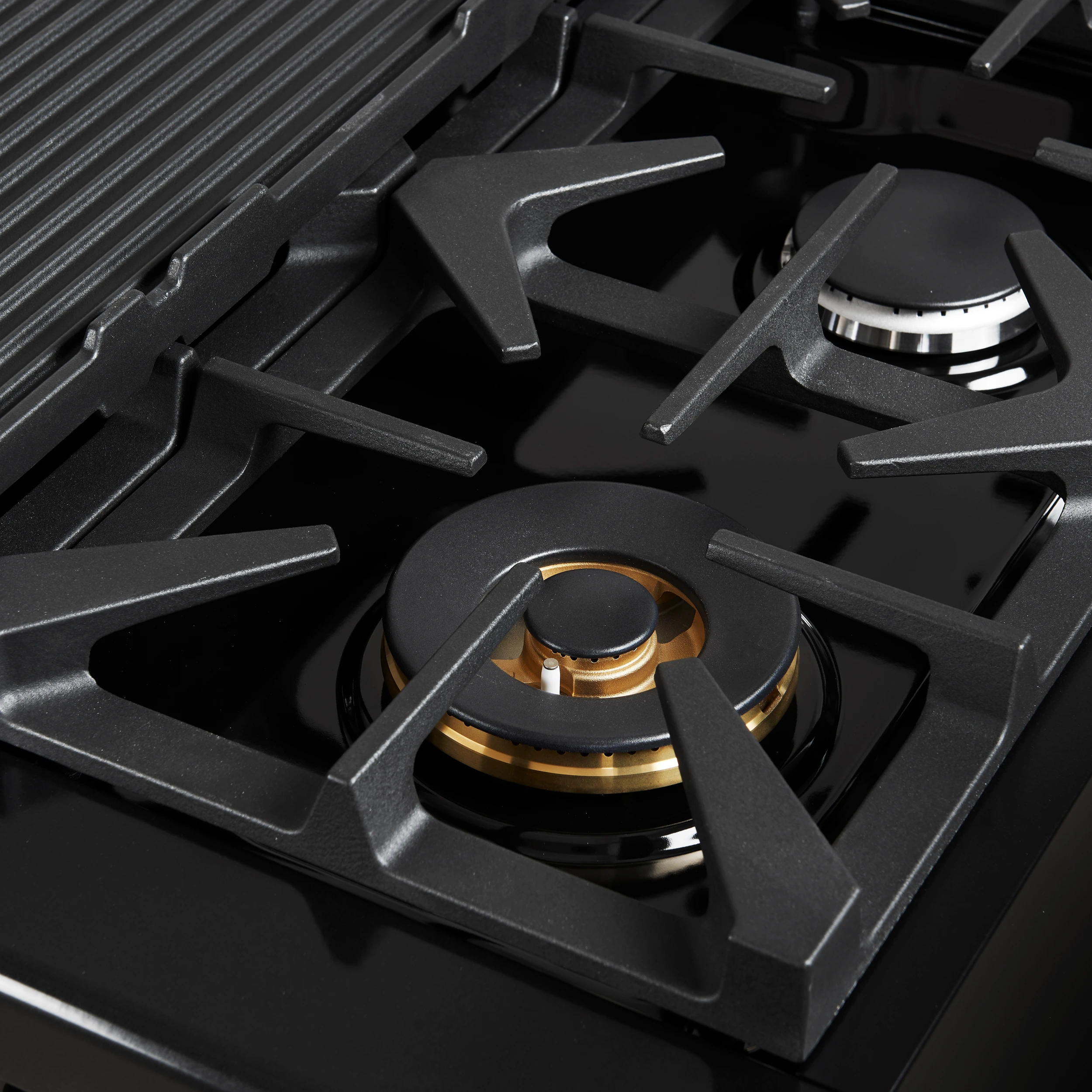 Antico 48-Inch Freestanding Gas Range, Black, Antique Brass Design, 8 Burners, Griddle, Double Ovens, Energy Efficient FFSGS621948BLK