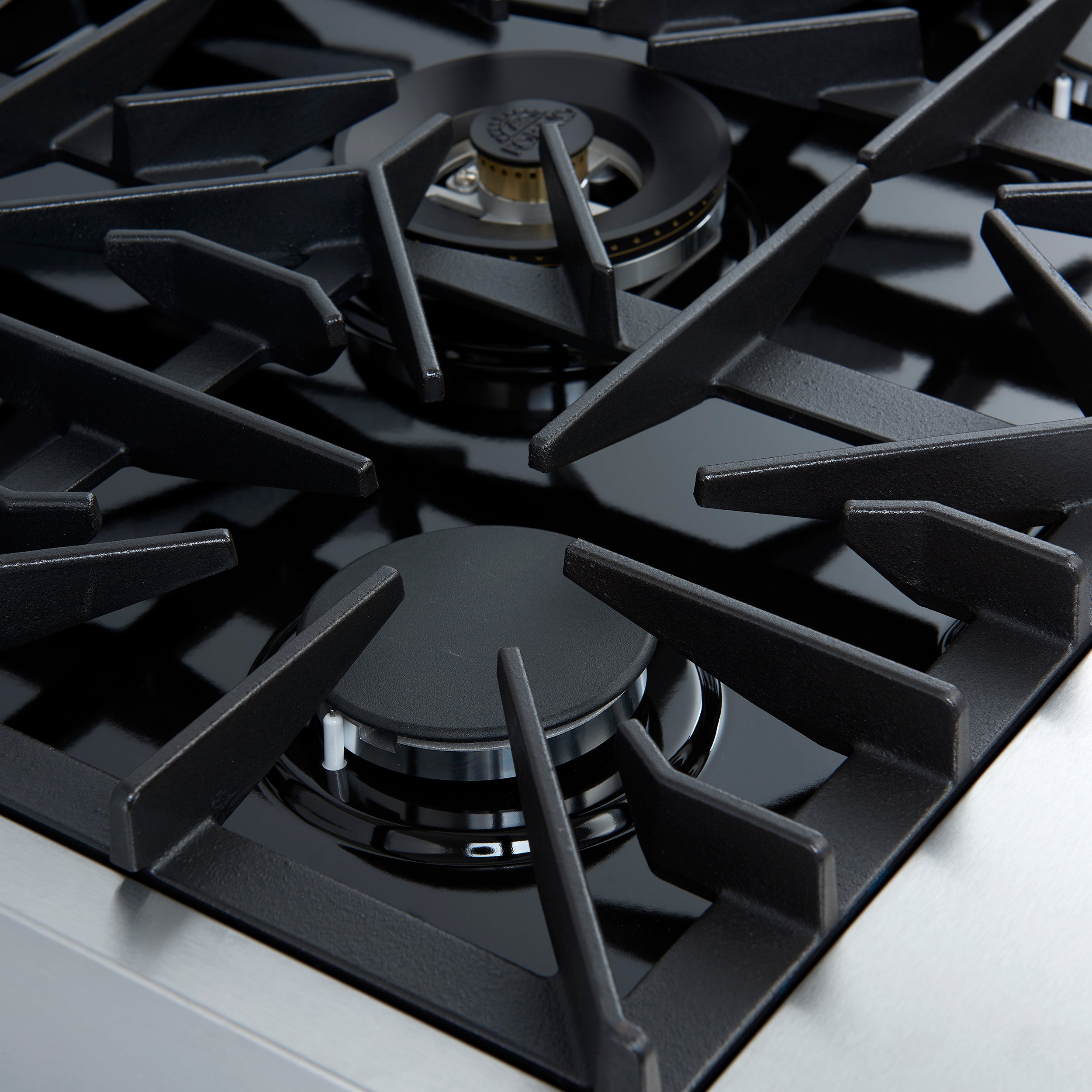 Giovanni 30-inch Gas Range & Antique Brass Design, 5 Burners 67,000 BTU, 4.32 cu.ft. Convection Oven FFSGS627430BLK